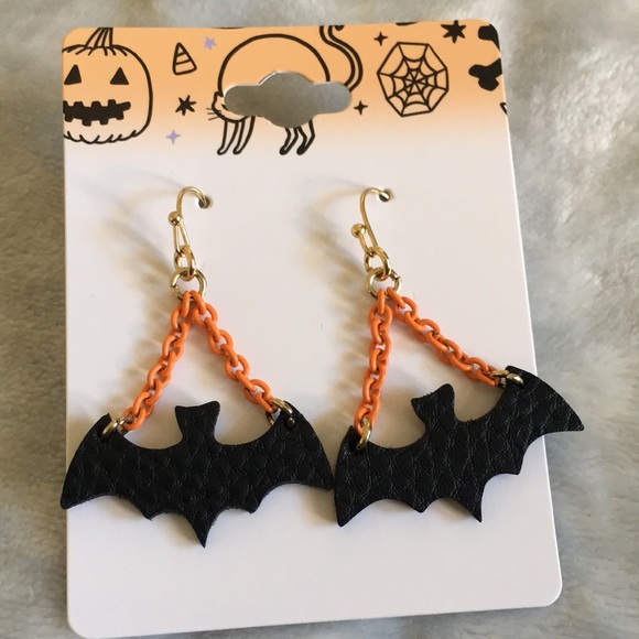 Halloween Dangling Flying Bat Pierced Fashion Earrings NWT metal vinyl. - Picture 11 of 11